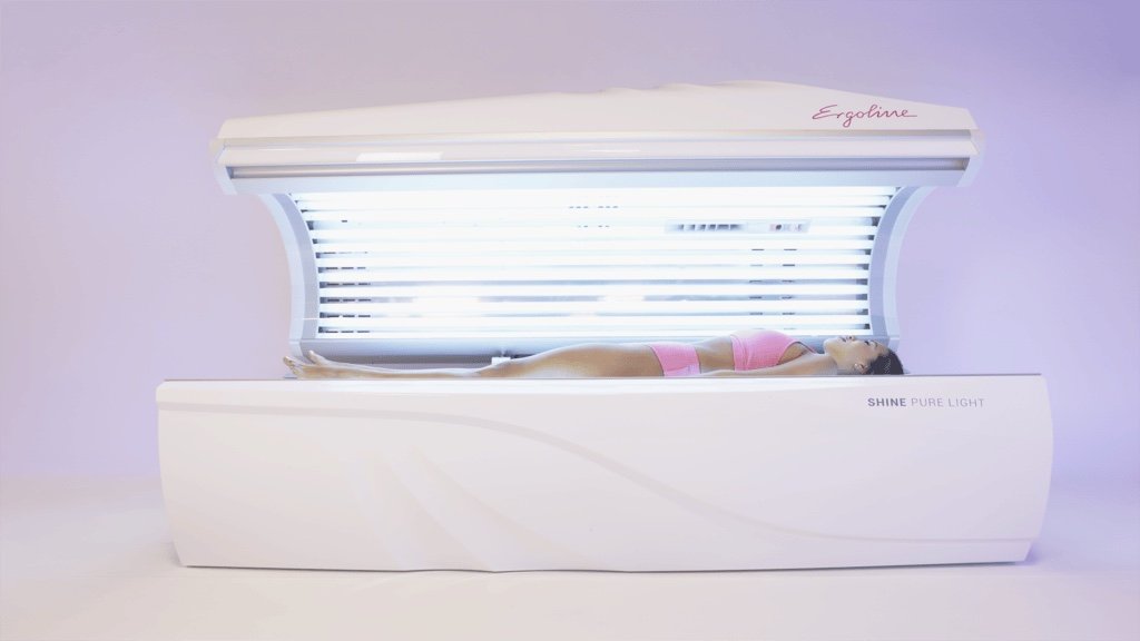 Open Ergoline Shine 32/0 PLT showing Pure Light UV lamps